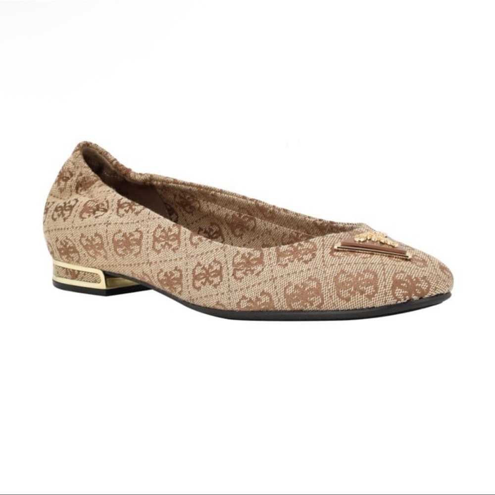 Guess Tan and Gold Patterned Flats